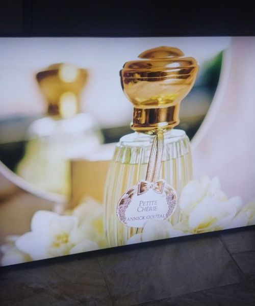 تابلو تبلیغاتی بدون قاب