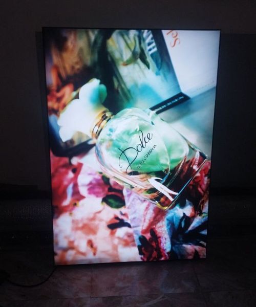 تابلو تبلیغاتی بدون قاب